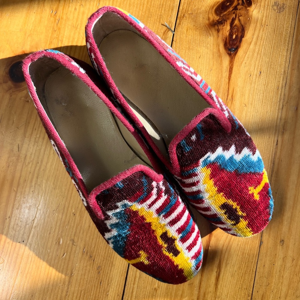 EUC Artemis Design Co Silk Velvet Loafers Slippers sz 38 / 8 / 8.5